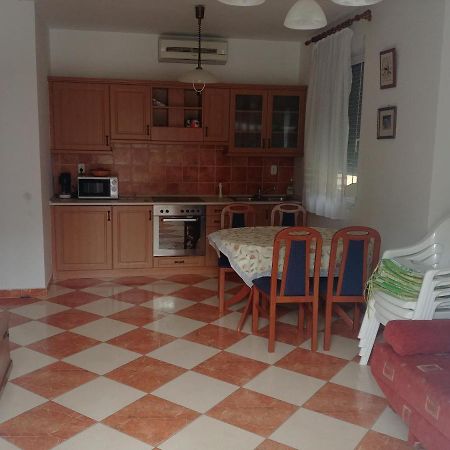 Arnyas Apartment Balatonlelle Ngoại thất bức ảnh